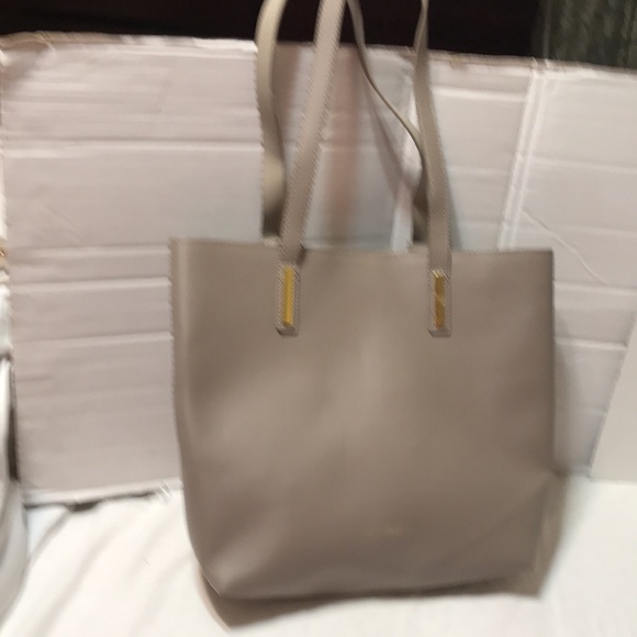 New! Joy and Iman leather tote - Picture 3 of 6